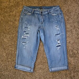 Lane Bryant Light Blue Distressed Roll-Cuff, Size 20 Cropped Jeans